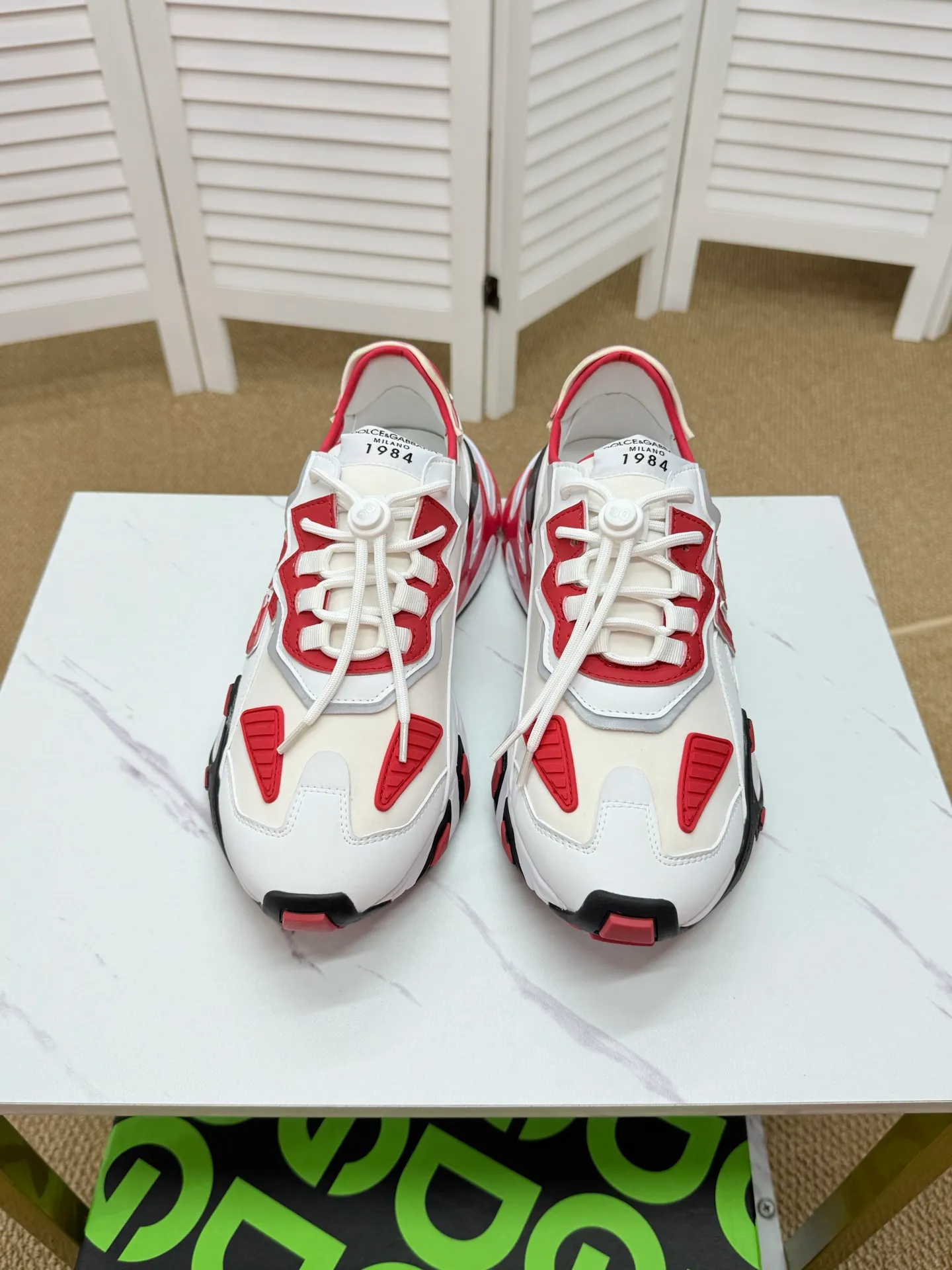 Men's clothing and shoes 260. The latest sports and casual shoes for couples (DG) are fashionable and versatile, and can add luster to various looks. Create an exquisite design with unique dynamic vitality and modern atmosphere, showing modern elegance. Size: 35-46 (custom-made sizes 45 and 46 are non-refundable) Se